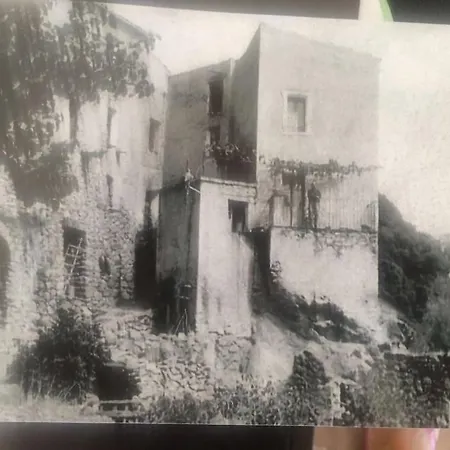 Le San Petrone-tour En Pierre En Centre Corse Entre Et Montagne Moltifao