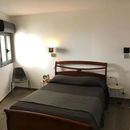 Le San Petrone-tour En Pierre En Centre Corse Entre Et Montagne Moltifao