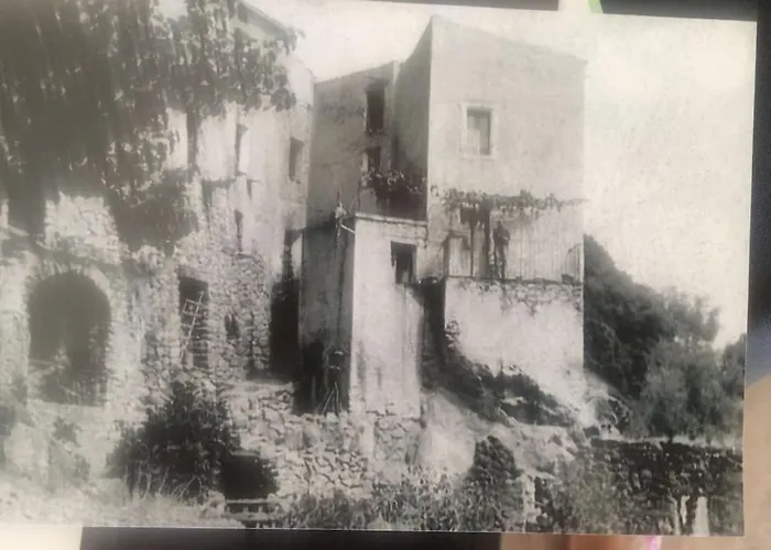 Le San Petrone-tour En Pierre En Centre Corse Entre Et Montagne Moltifao